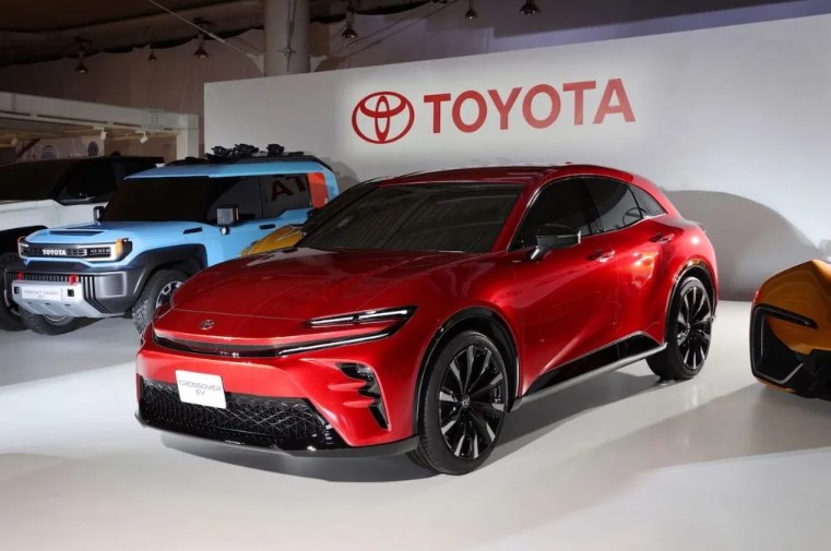 Toyota C-HR 2024 – Exteriér, konfigurace, konkurenti